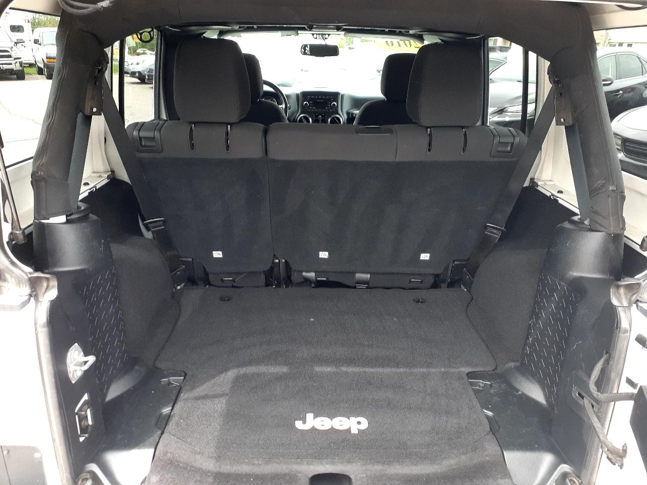 Jeep Wrangler Unlimited 4WD 4dr Sport 2016
