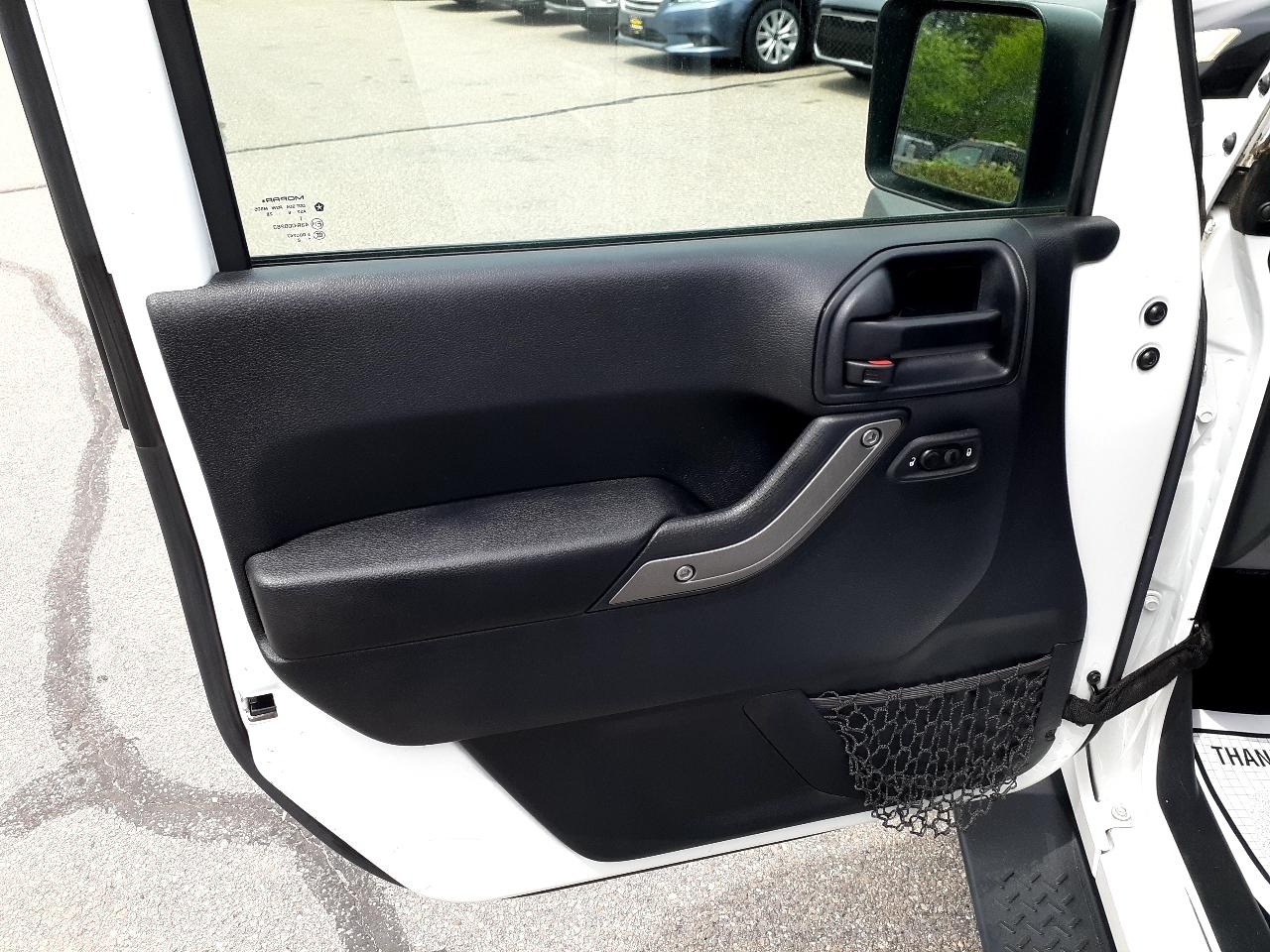 Jeep Wrangler Unlimited 4WD 4dr Sport 2016