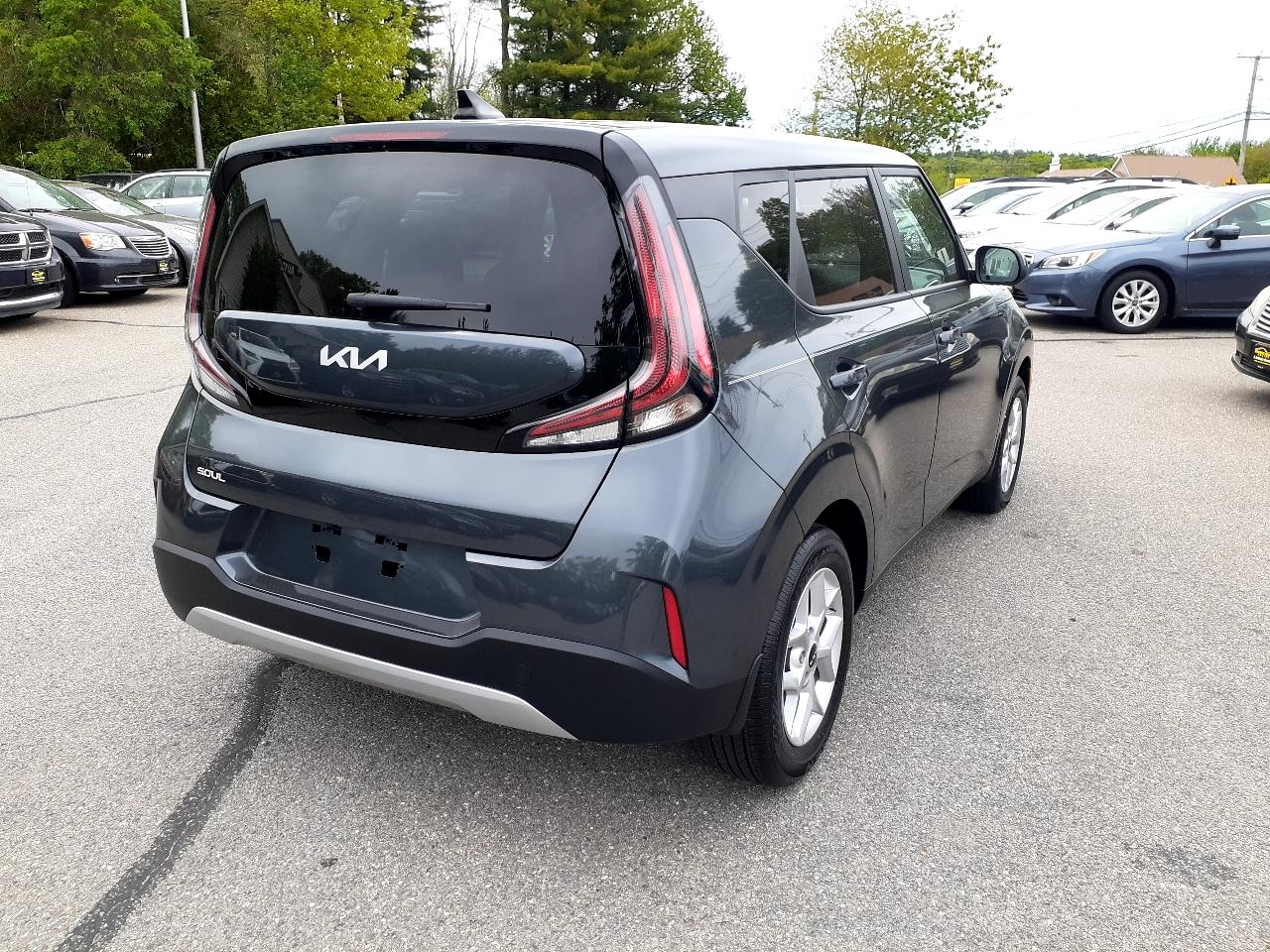 Kia Soul LX FWD 2025
