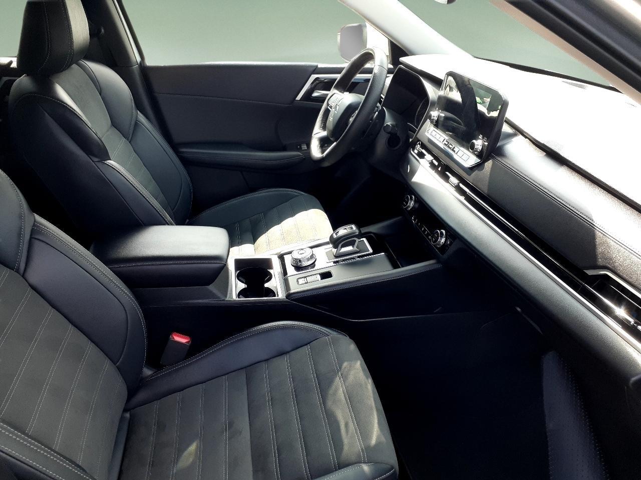 Mitsubishi Outlander SE S-AWC 2024
