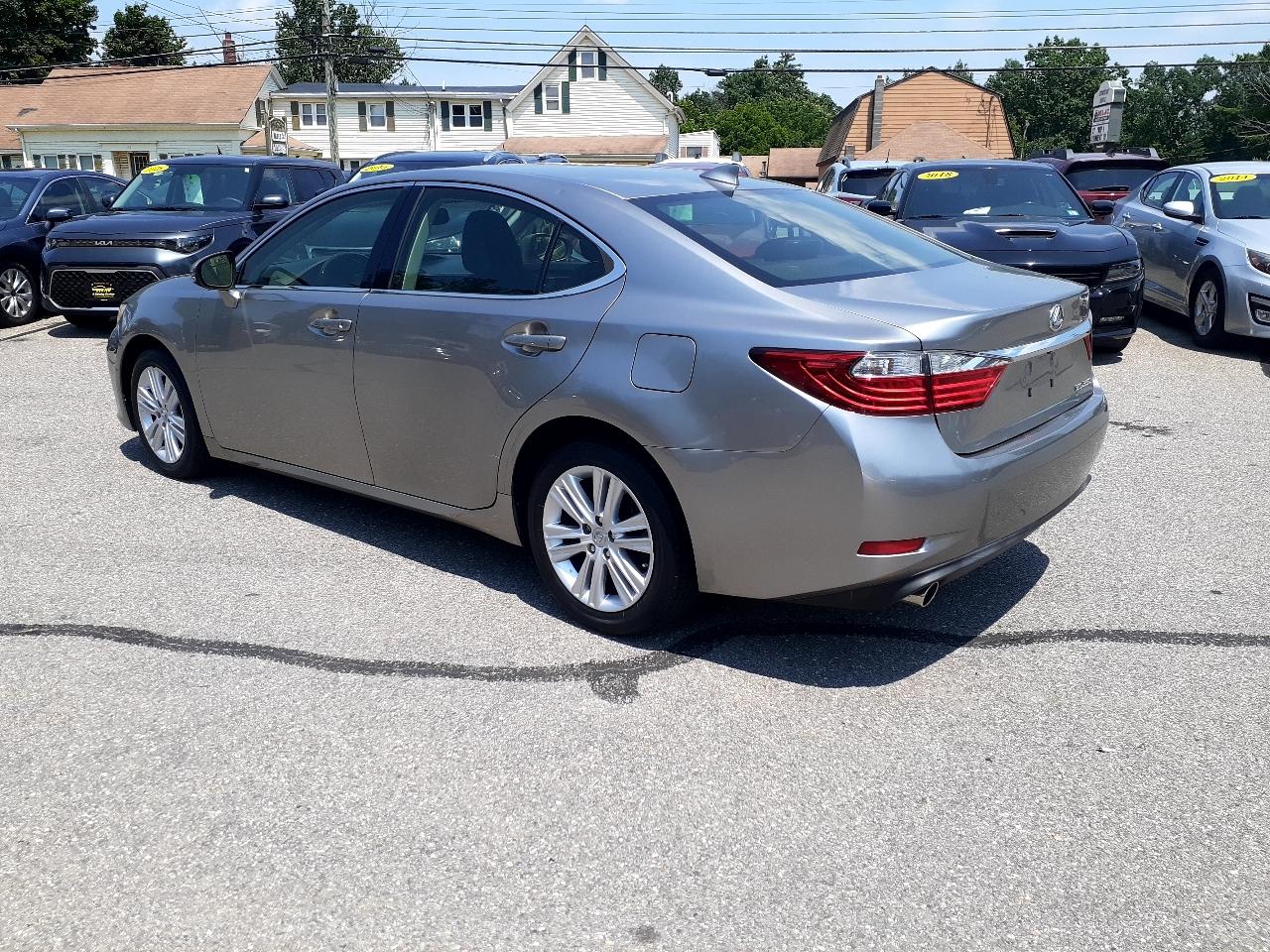 Lexus ES 350 4dr Sdn 2015