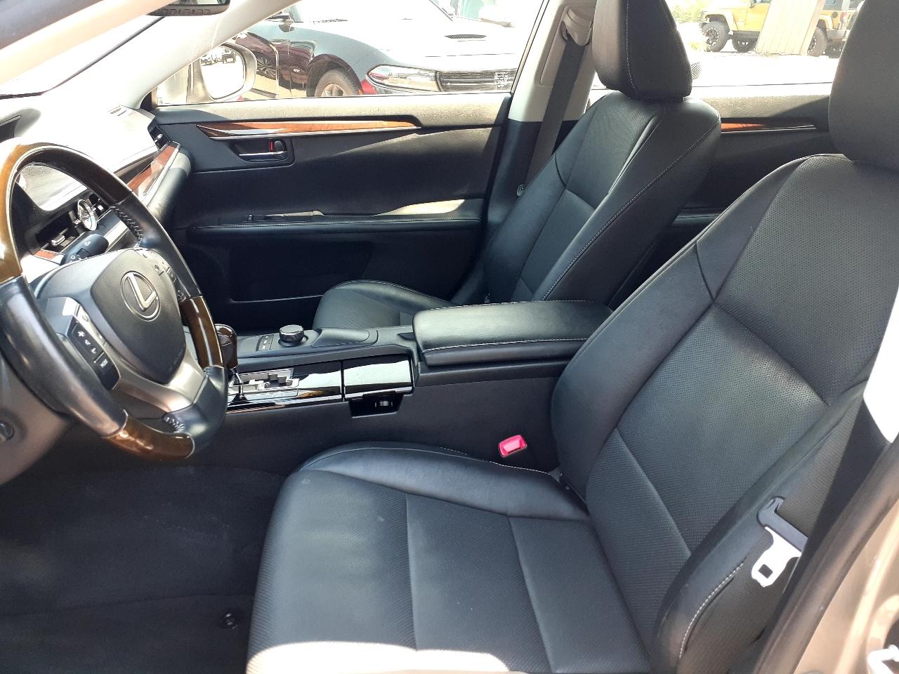 Lexus ES 350 4dr Sdn 2015