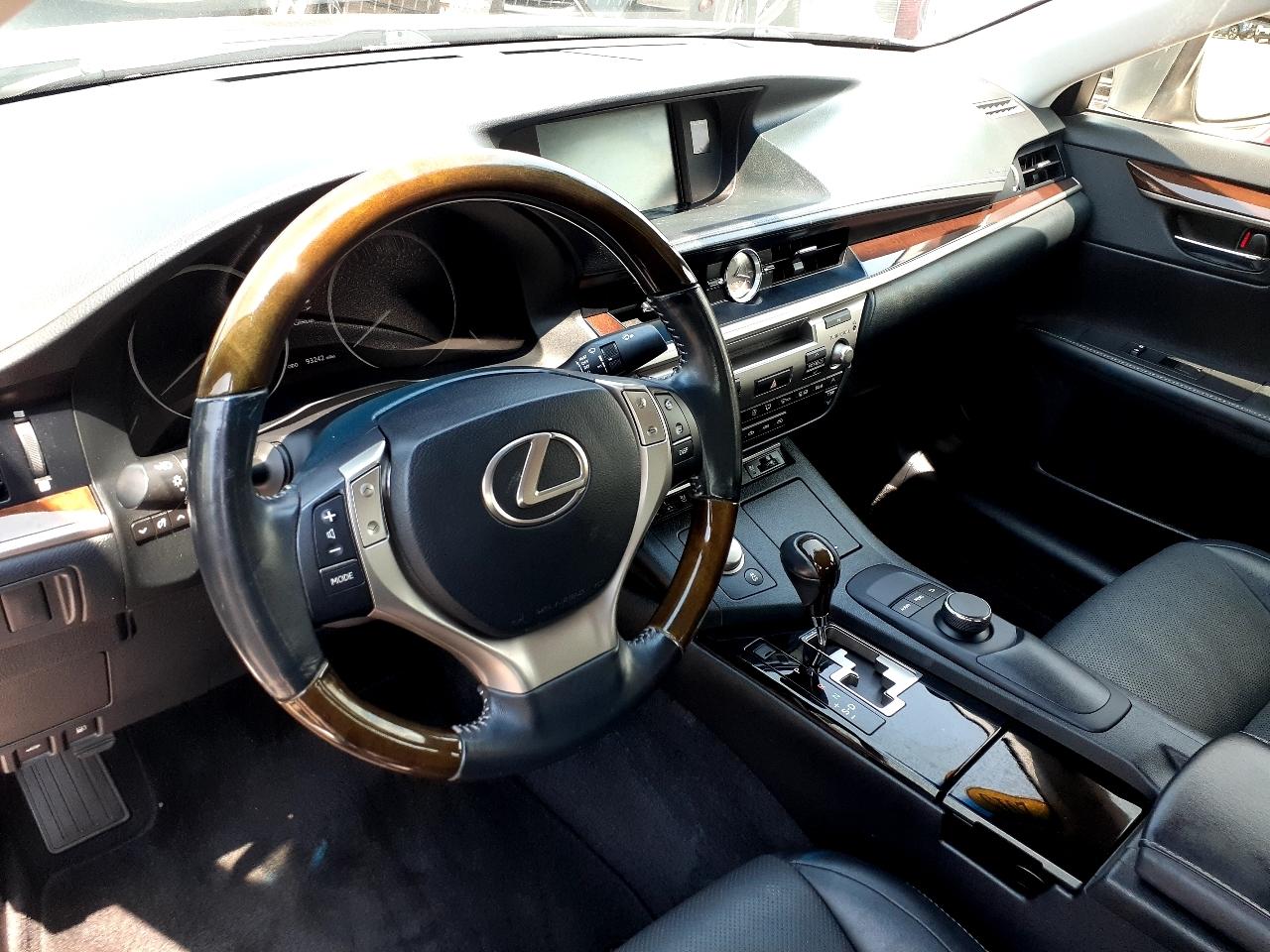Lexus ES 350 4dr Sdn 2015