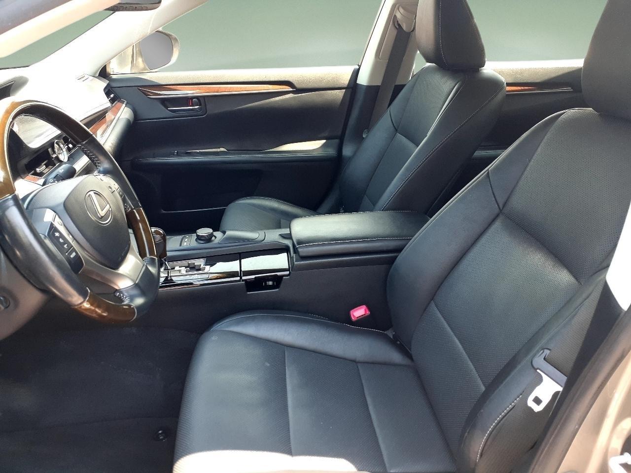 Lexus ES 350 4dr Sdn 2015