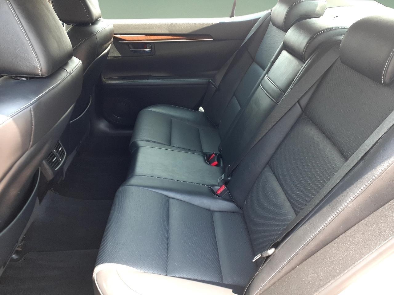 Lexus ES 350 4dr Sdn 2015