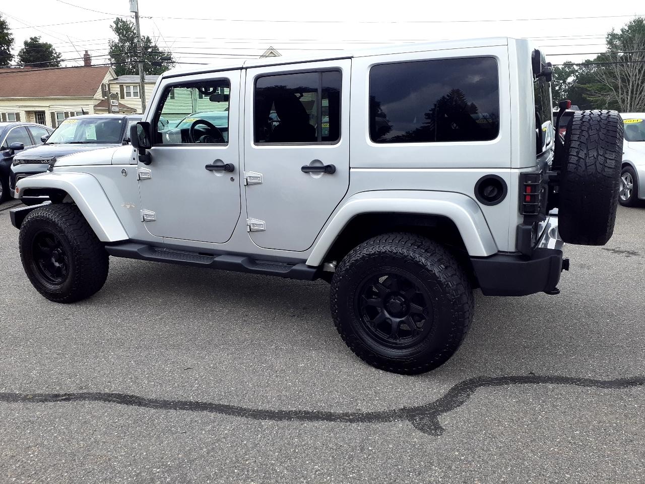 Jeep Wrangler Unlimited 4WD 4dr Sahara 2012