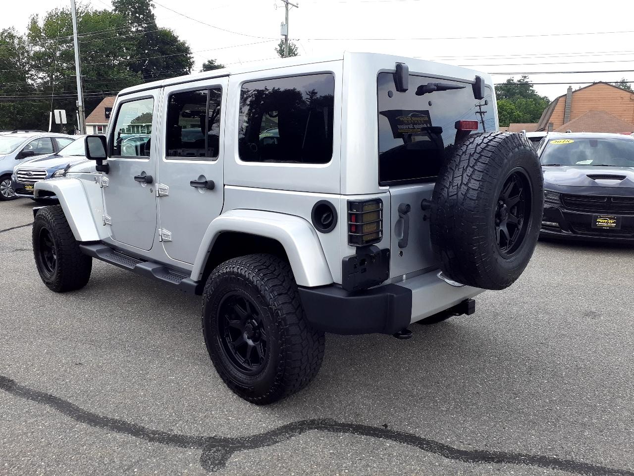 Jeep Wrangler Unlimited 4WD 4dr Sahara 2012
