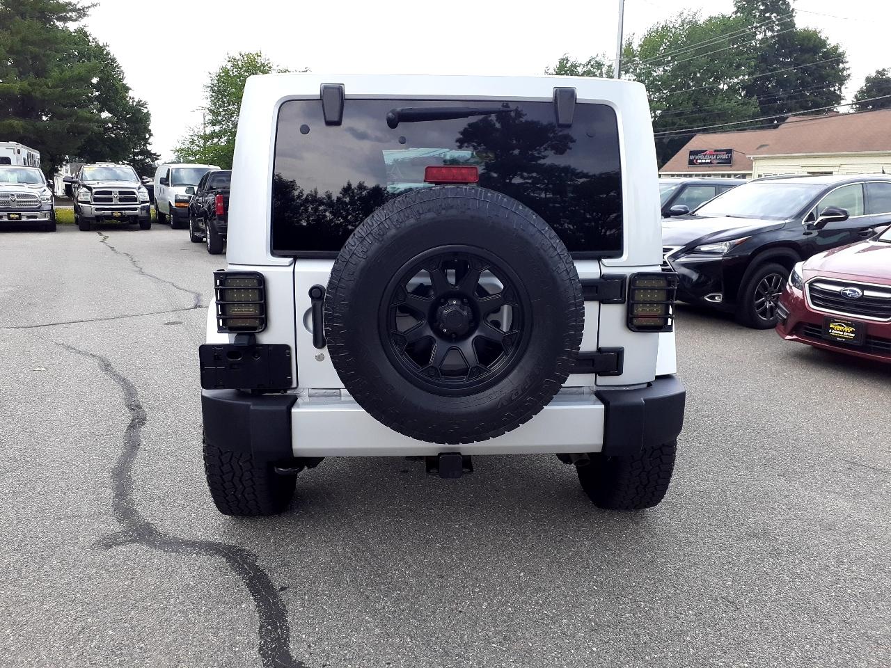 Jeep Wrangler Unlimited 4WD 4dr Sahara 2012