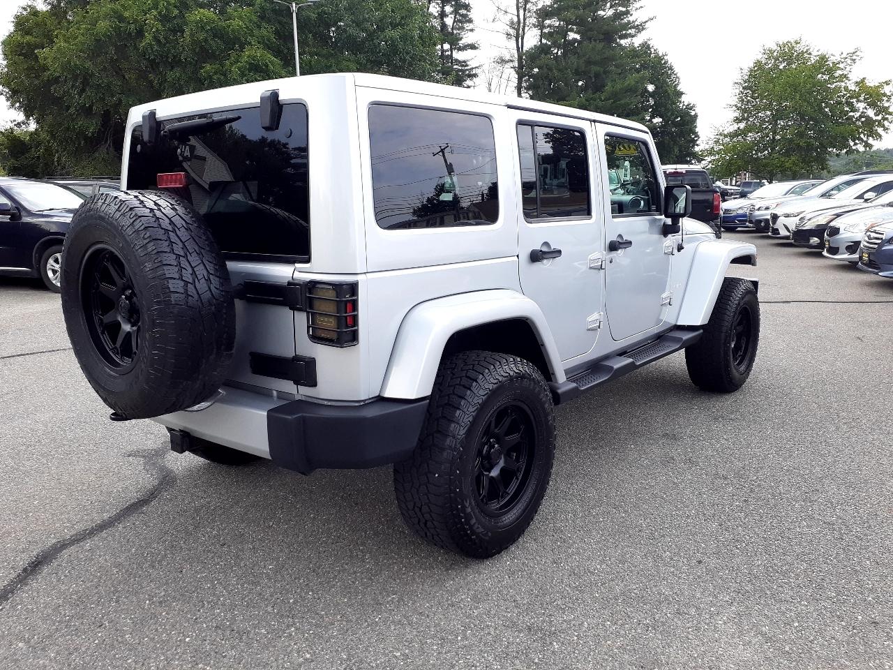 Jeep Wrangler Unlimited 4WD 4dr Sahara 2012