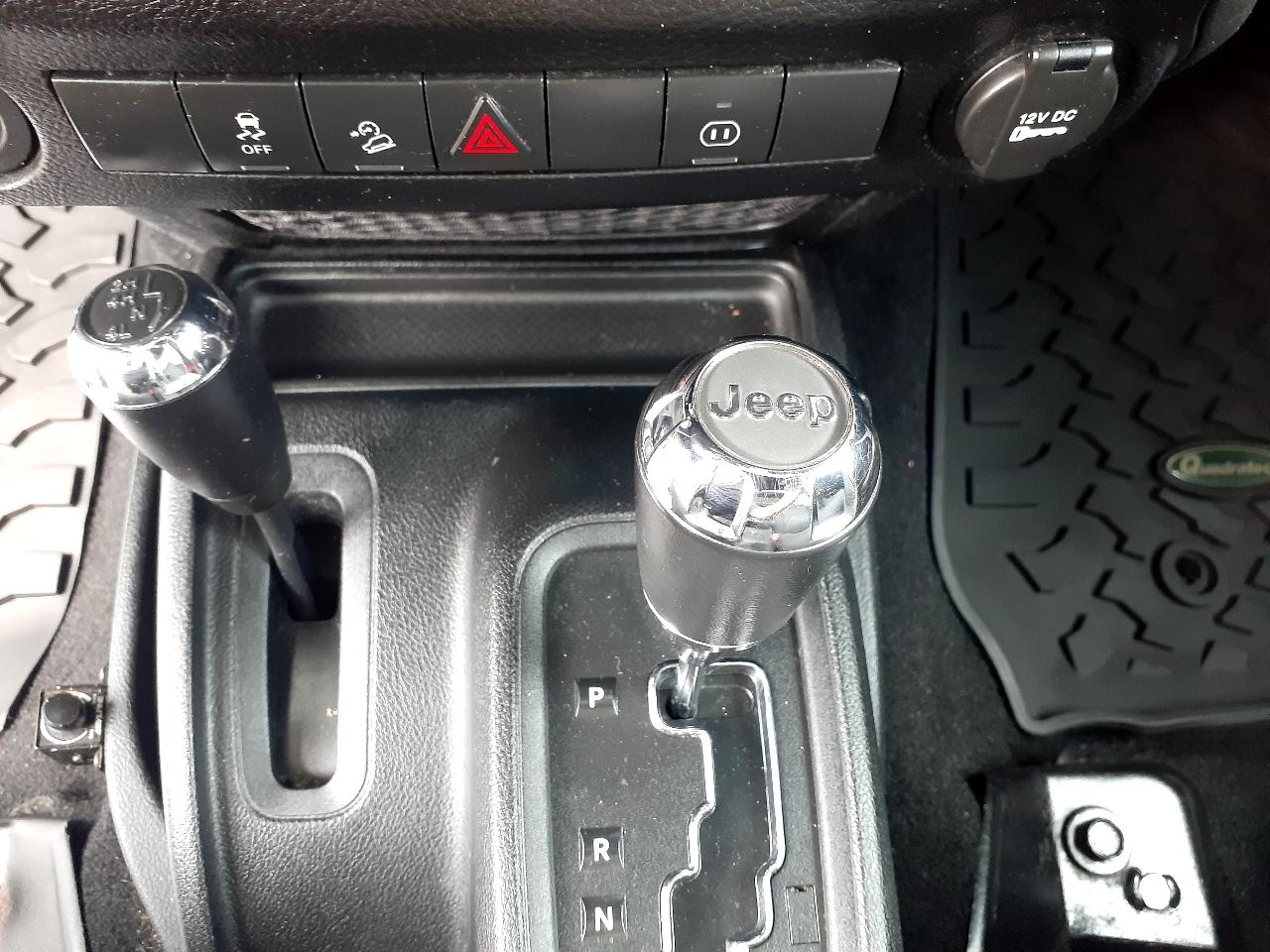 Jeep Wrangler Unlimited 4WD 4dr Sahara 2012