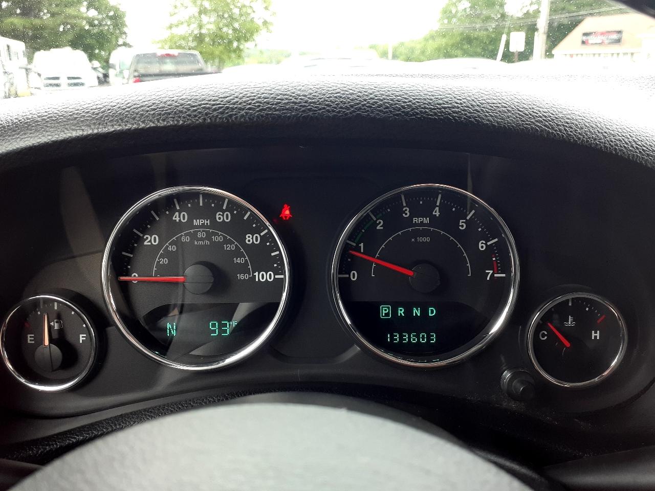 Jeep Wrangler Unlimited 4WD 4dr Sahara 2012
