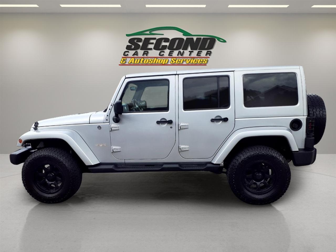 Jeep Wrangler Unlimited 4WD 4dr Sahara 2012