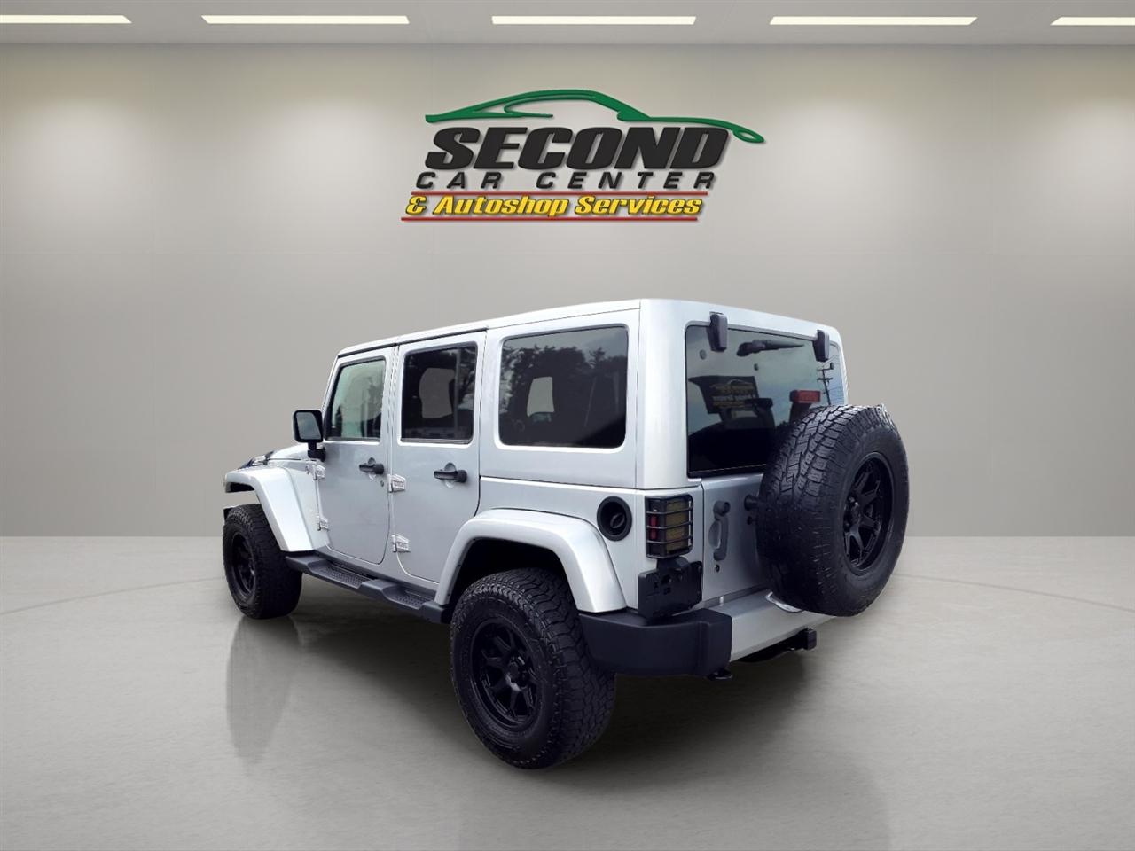 Jeep Wrangler Unlimited 4WD 4dr Sahara 2012