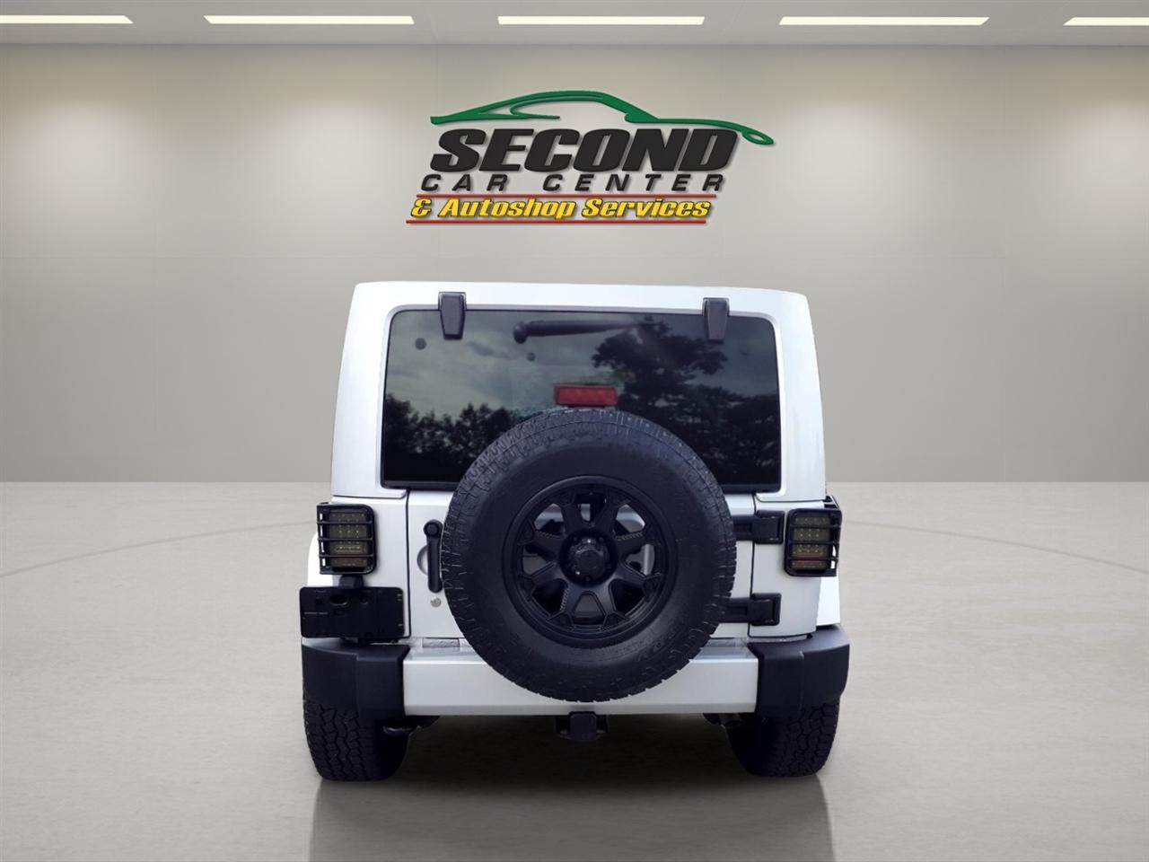 Jeep Wrangler Unlimited 4WD 4dr Sahara 2012