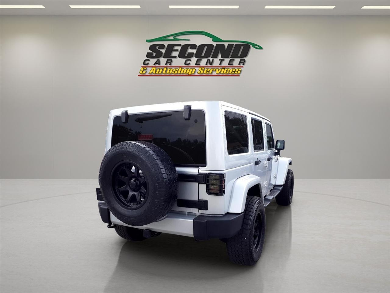 Jeep Wrangler Unlimited 4WD 4dr Sahara 2012