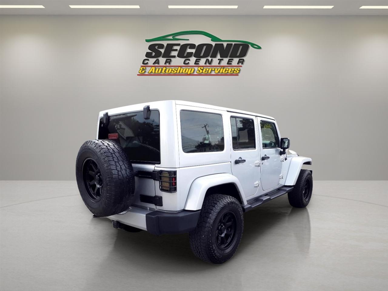 Jeep Wrangler Unlimited 4WD 4dr Sahara 2012