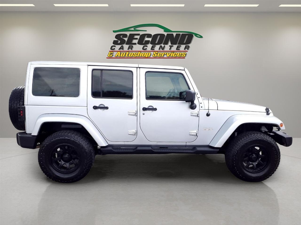 Jeep Wrangler Unlimited 4WD 4dr Sahara 2012