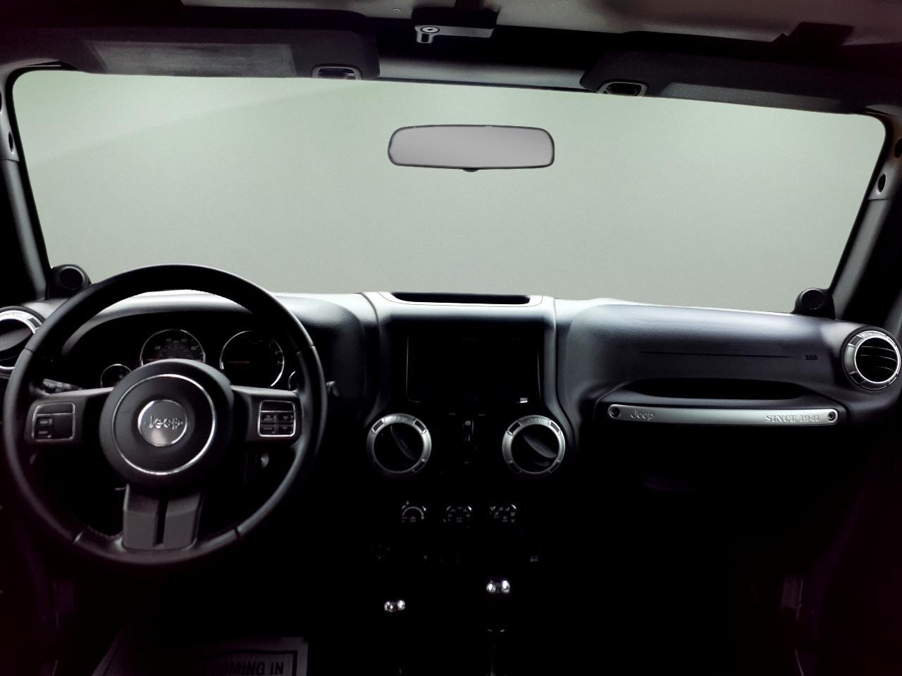 Jeep Wrangler Unlimited 4WD 4dr Sahara 2012