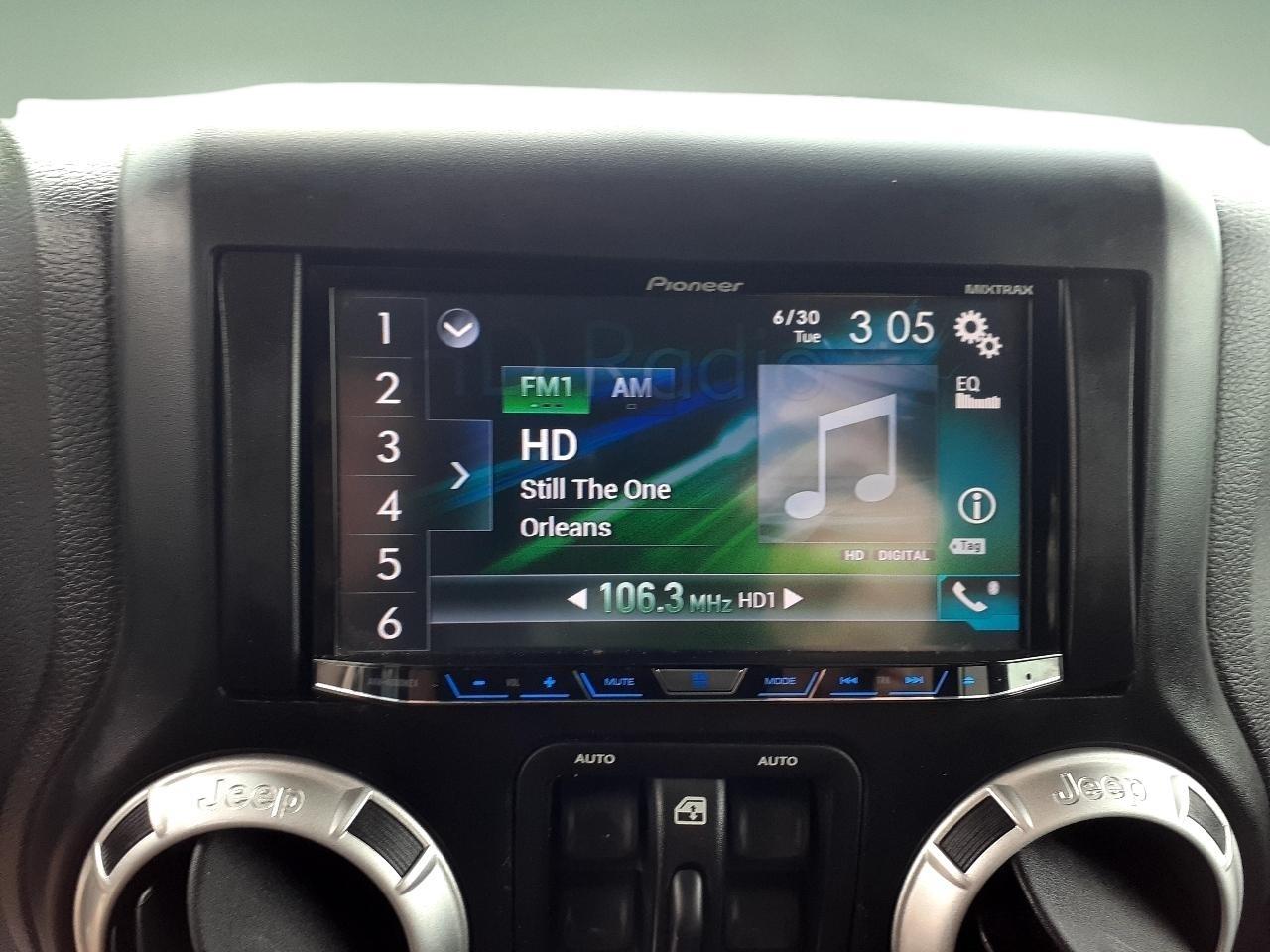 Jeep Wrangler Unlimited 4WD 4dr Sahara 2012
