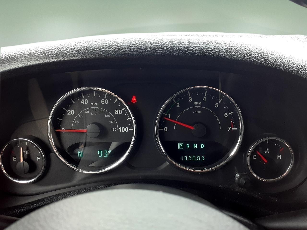 Jeep Wrangler Unlimited 4WD 4dr Sahara 2012