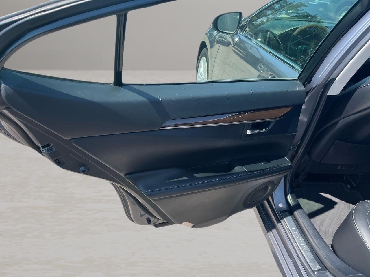 Lexus ES 350 4dr Sdn 2015