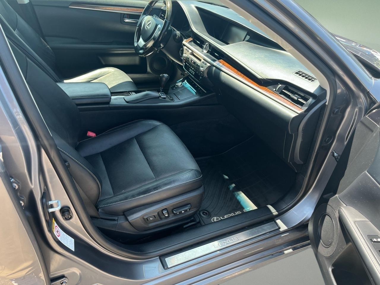 Lexus ES 350 4dr Sdn 2015