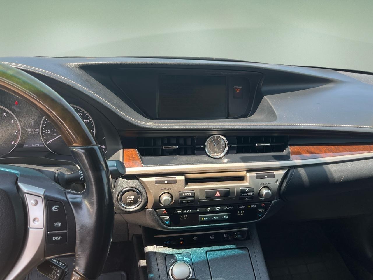 Lexus ES 350 4dr Sdn 2015