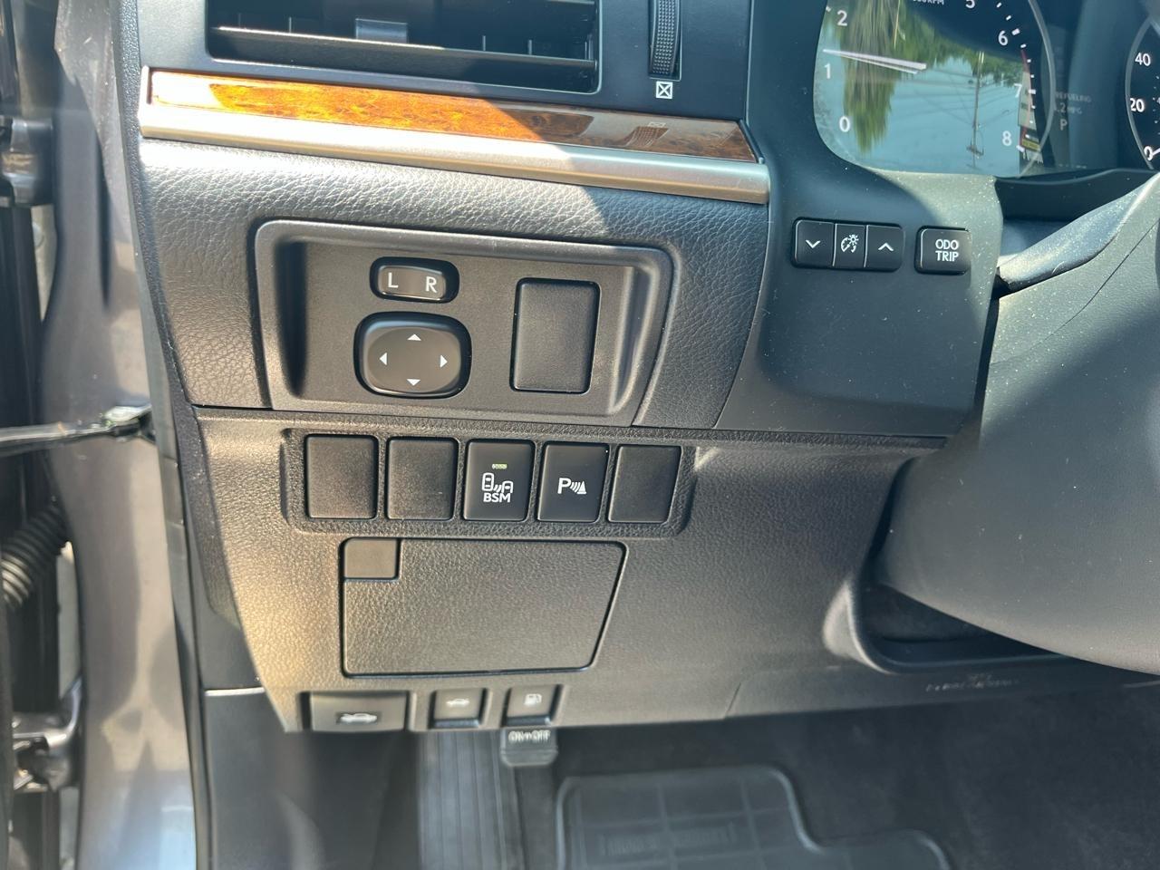 Lexus ES 350 4dr Sdn 2015
