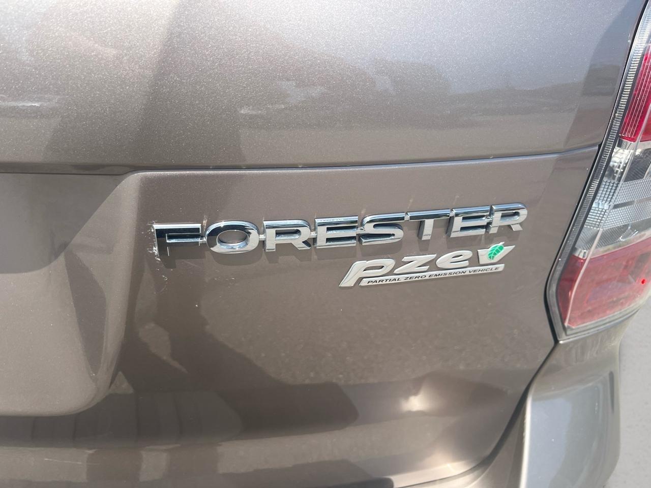 Subaru Forester 4dr CVT 2.5i Limited PZEV 2015
