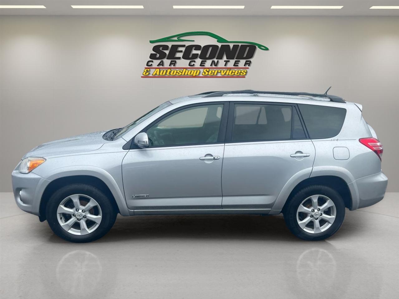 Toyota RAV4 4WD 4dr 4-cyl 4-Spd AT Ltd (Natl) 2011