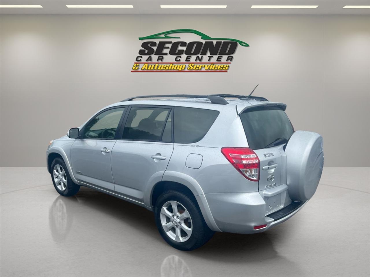 Toyota RAV4 4WD 4dr 4-cyl 4-Spd AT Ltd (Natl) 2011