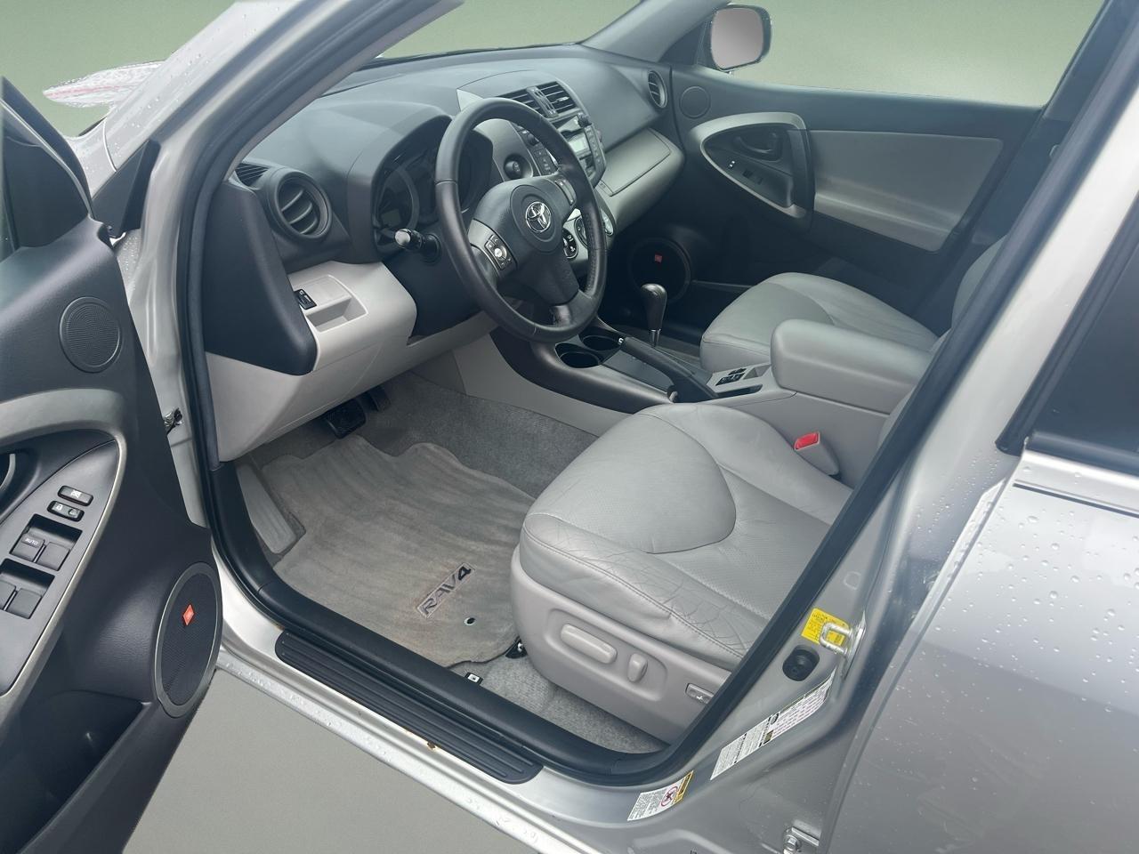 Toyota RAV4 4WD 4dr 4-cyl 4-Spd AT Ltd (Natl) 2011
