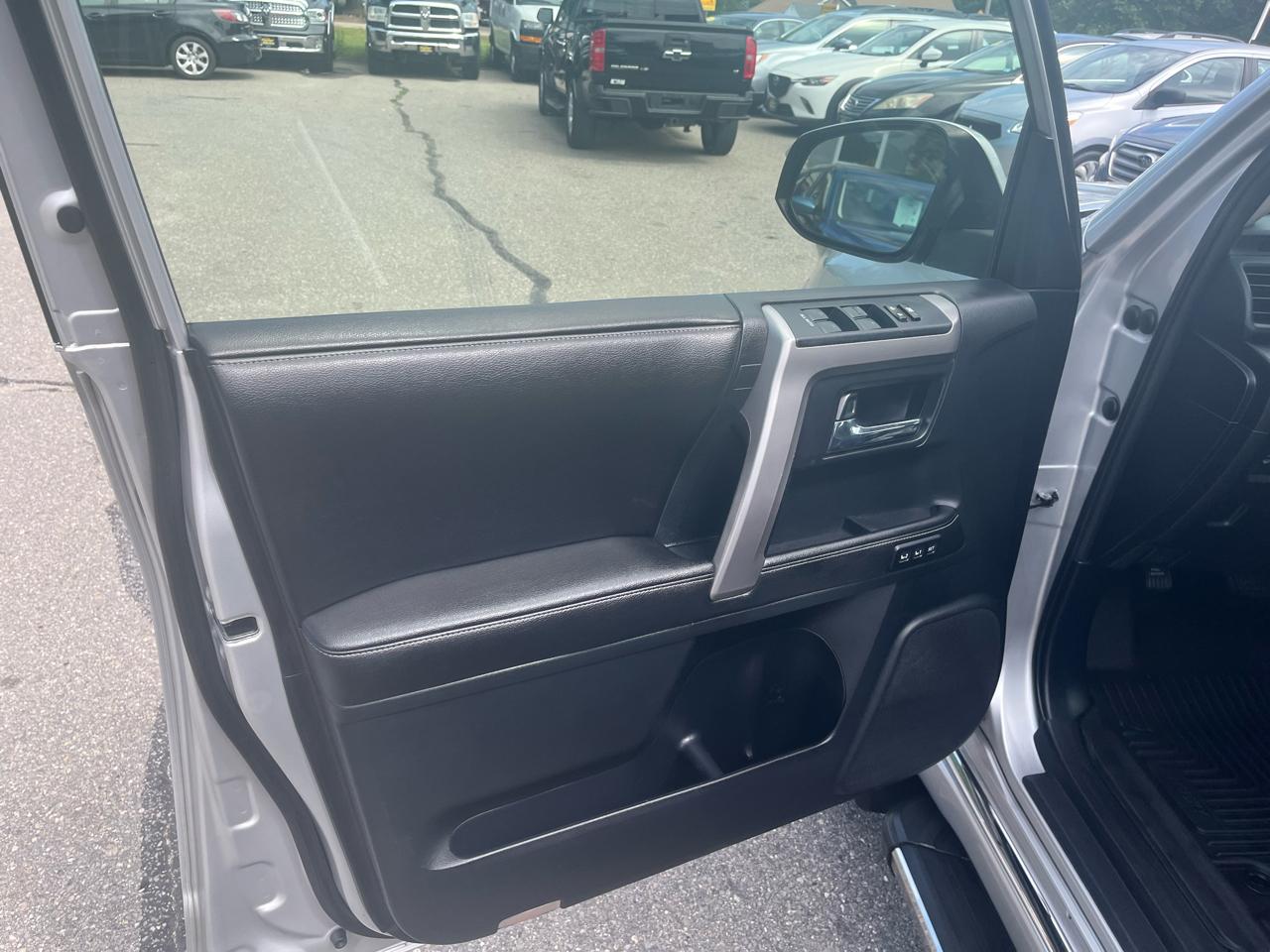Toyota 4Runner 4WD 4dr V6 Limited (Natl) 2015