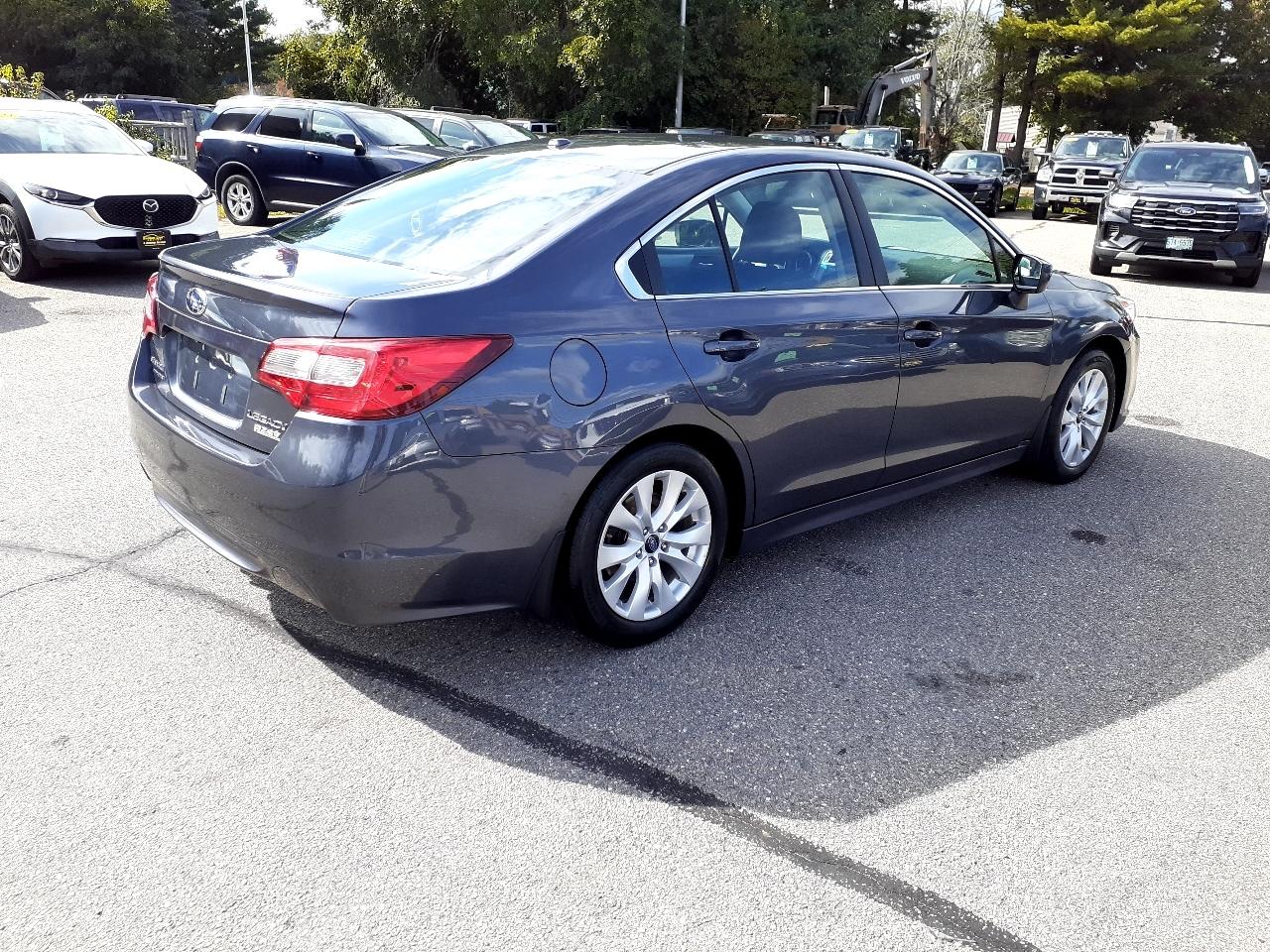 Subaru Legacy 4dr Sdn 2.5i Premium PZEV 2015