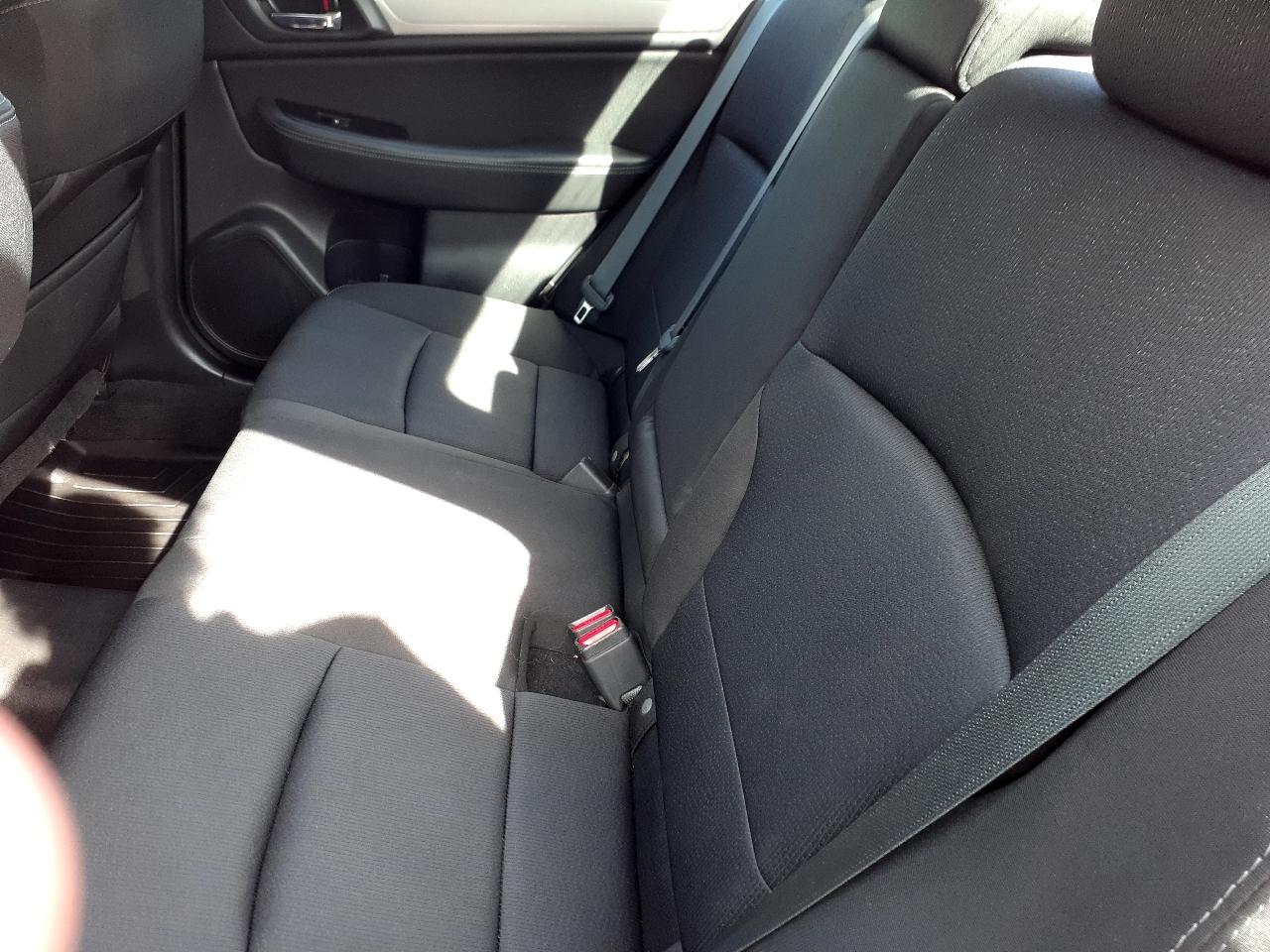 Subaru Legacy 4dr Sdn 2.5i Premium PZEV 2015