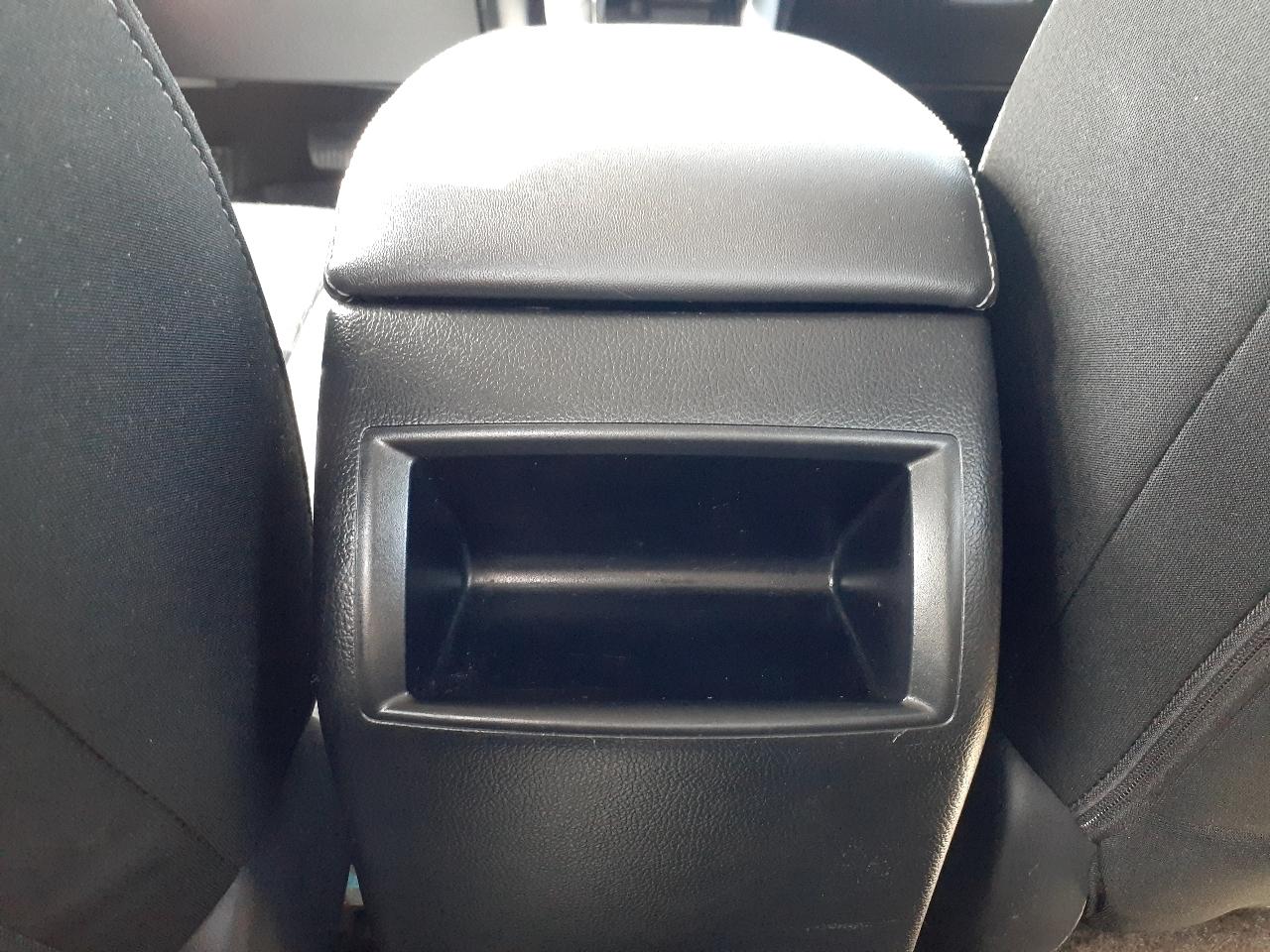 Subaru Legacy 4dr Sdn 2.5i Premium PZEV 2015