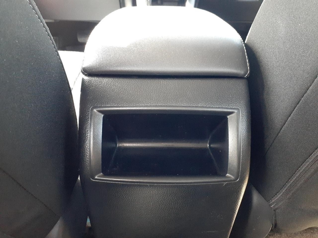 Subaru Legacy 4dr Sdn 2.5i Premium PZEV 2015