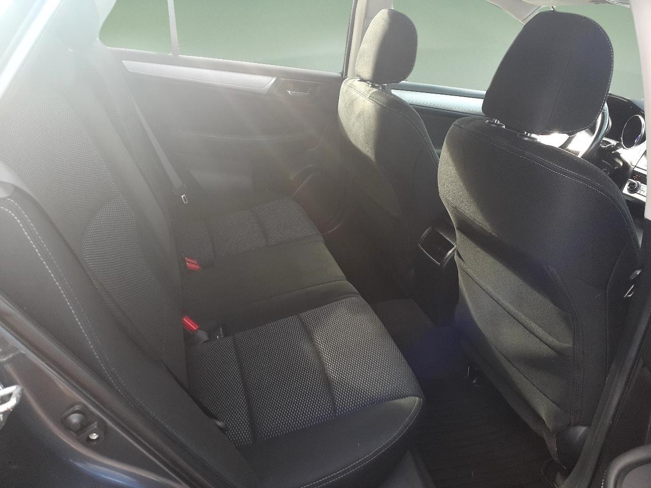 Subaru Outback 4dr Wgn 2.5i Premium PZEV 2016