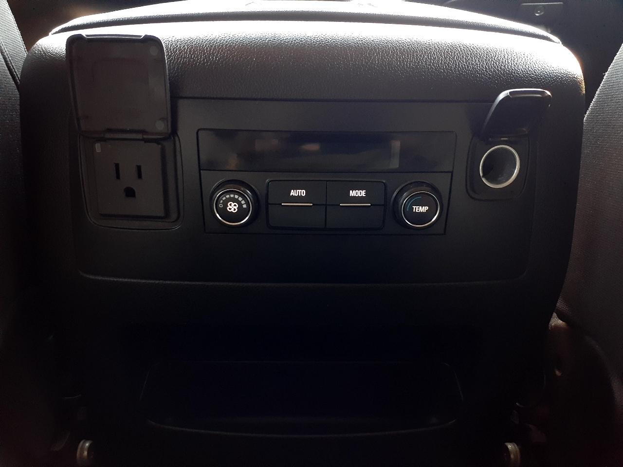 GMC Yukon 4WD 4dr SLE 2018