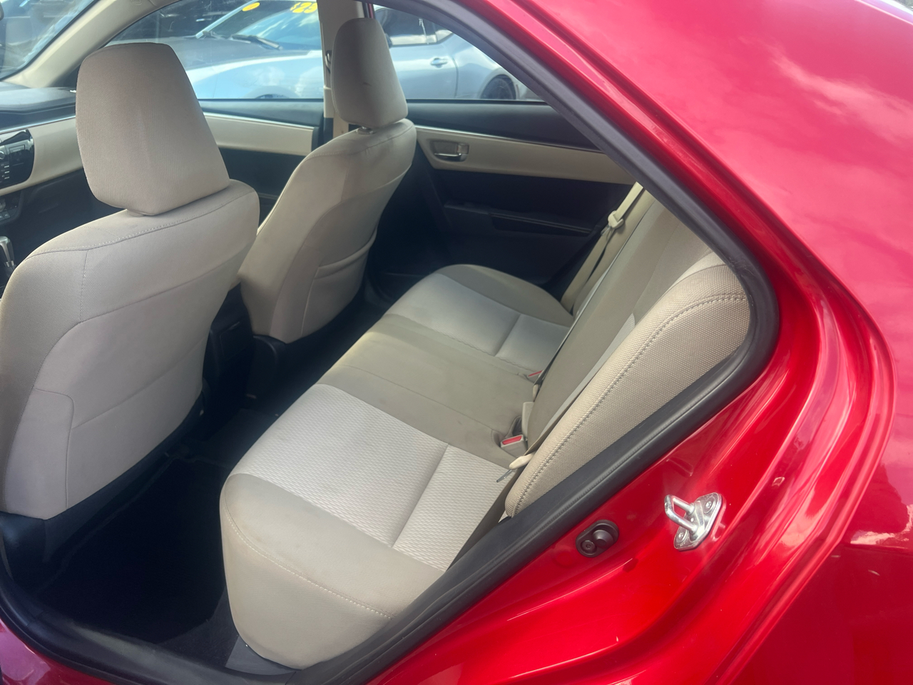 2014 Toyota Corolla LE photo 2