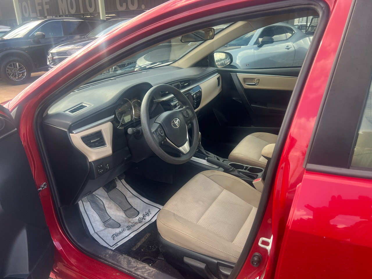 2014 Toyota Corolla LE photo 3