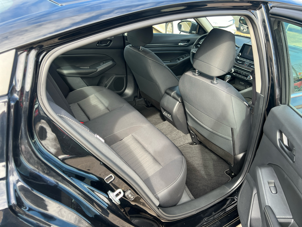 Nissan Altima 2.5 SV Sedan 2024