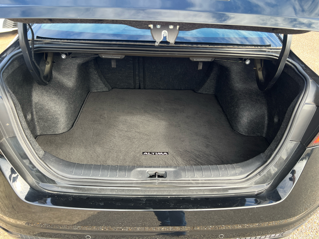 Nissan Altima 2.5 SV Sedan 2024