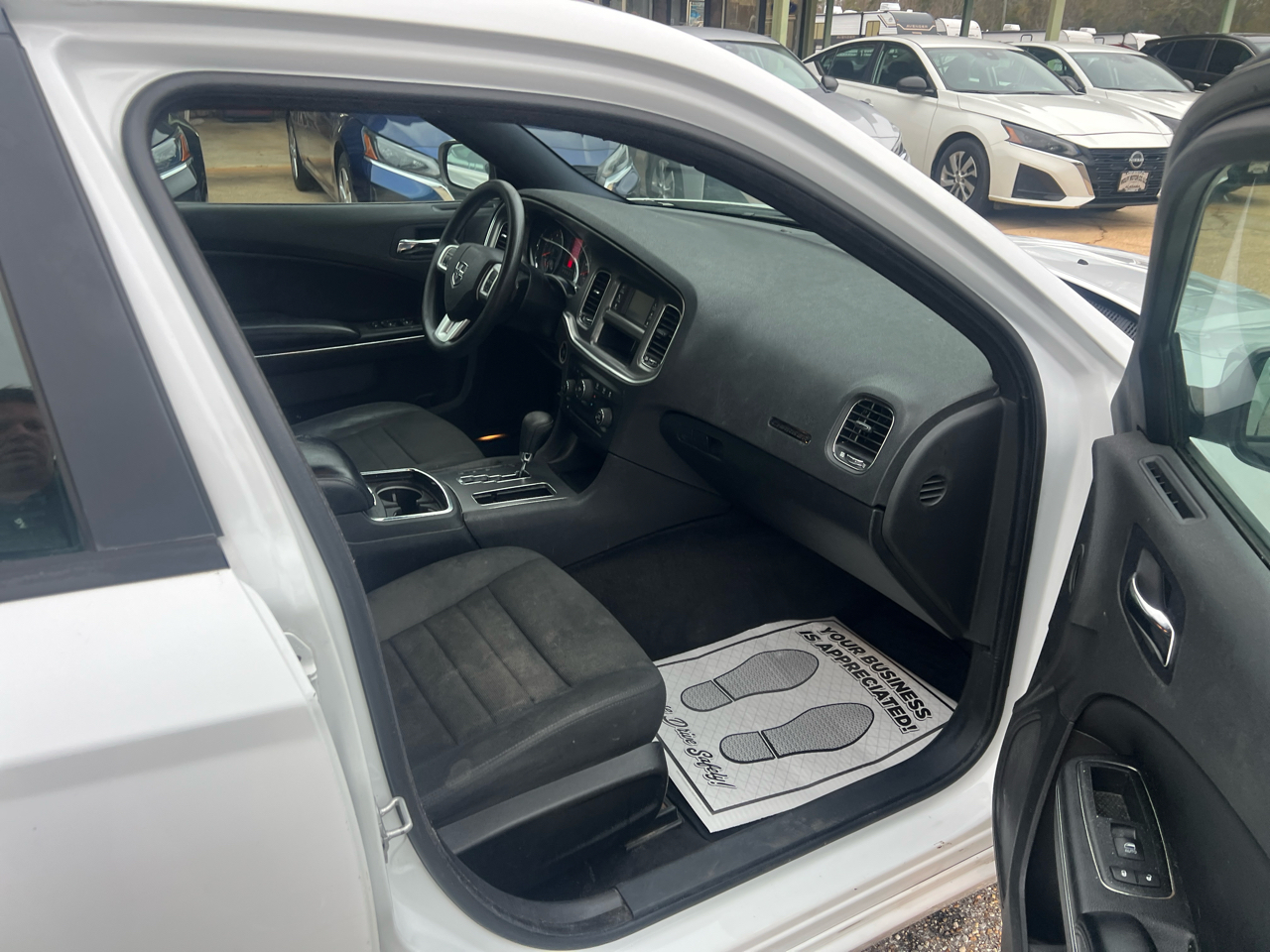 Dodge Charger 4dr Sdn SE RWD 2011