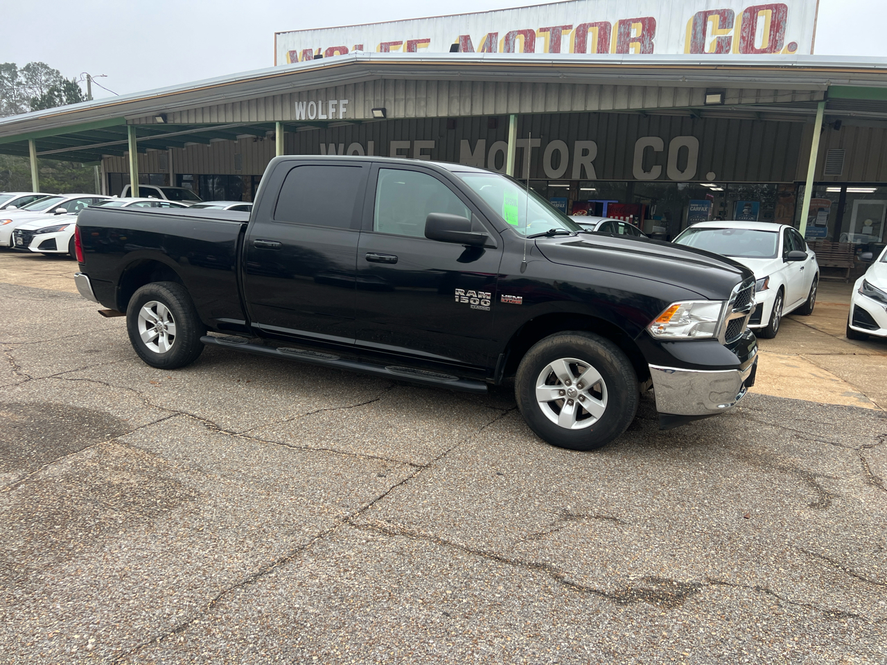 RAM 1500 Classic SLT 4x4 Crew Cab 6'4" Box 2019