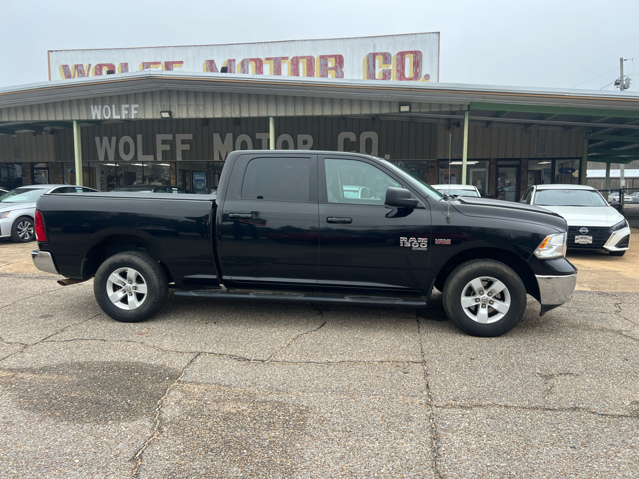 RAM 1500 Classic SLT 4x4 Crew Cab 6'4" Box 2019