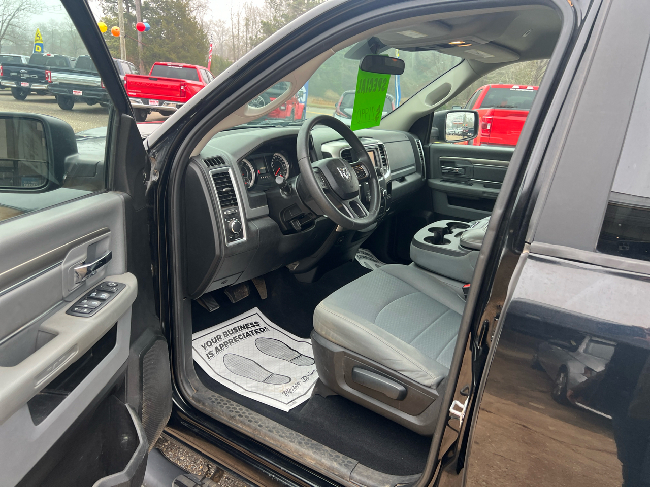 RAM 1500 Classic SLT 4x4 Crew Cab 6'4" Box 2019