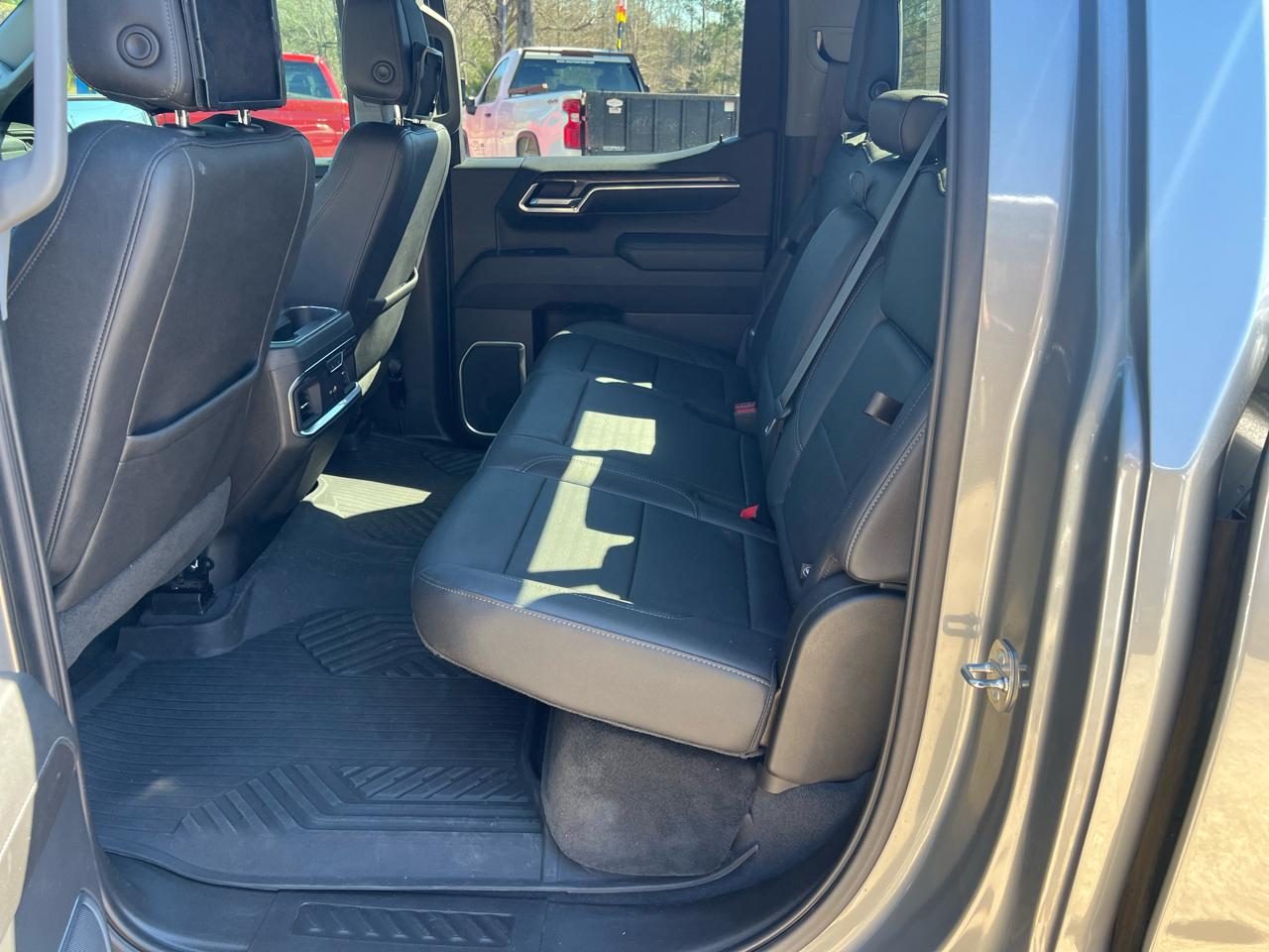 Chevrolet Silverado 1500 4WD Crew Cab 147" LTZ 2023