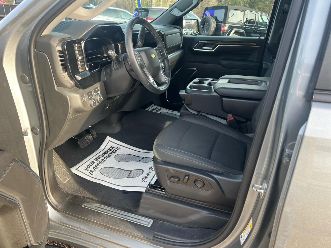 Chevrolet Silverado 1500 4WD Crew Cab 147" LT w/2FL 2023