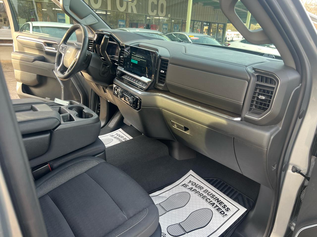 Chevrolet Silverado 1500 4WD Crew Cab 147" LT w/2FL 2023